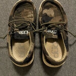 Camo Hey Dudes. Size 8